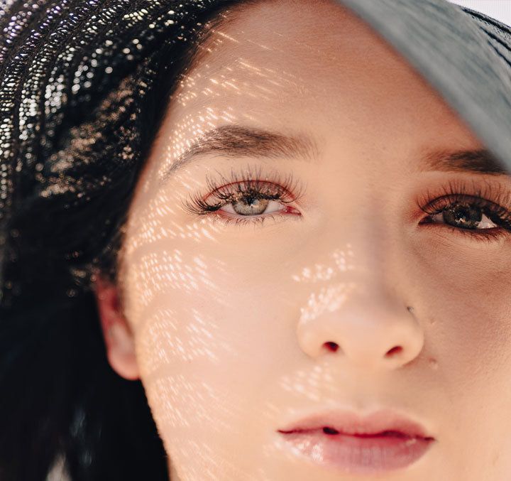 How to pick the colored contact lenses to complement your skin!